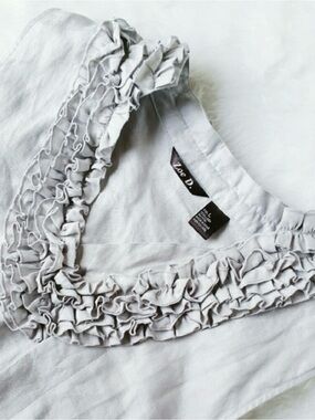 Voe D. Women's Light Gray Ruffle Neck Blouse